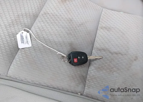 2018 Toyota Highlander Le z USA, uszkodzony, nr VIN 5TDBZRFH8JS892982